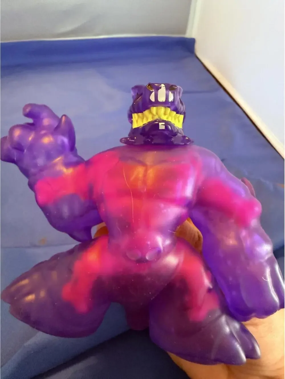 Heroes of Goo Jit Zu Purple Dino by Bandai X-ray Shredz Spinosaurus Toy
